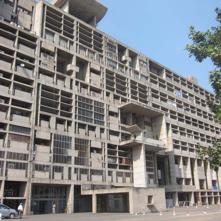 Detail facade, Secretariat, Chandigarh.jpg
