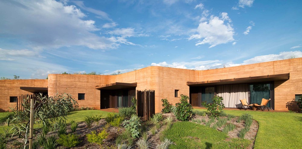 luigi rosselli architects   the great wall of WA   08.jpg