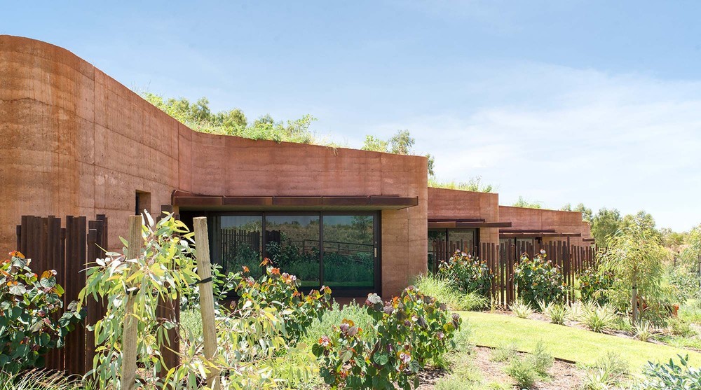 luigi rosselli architects   the great wall of WA   09.jpg
