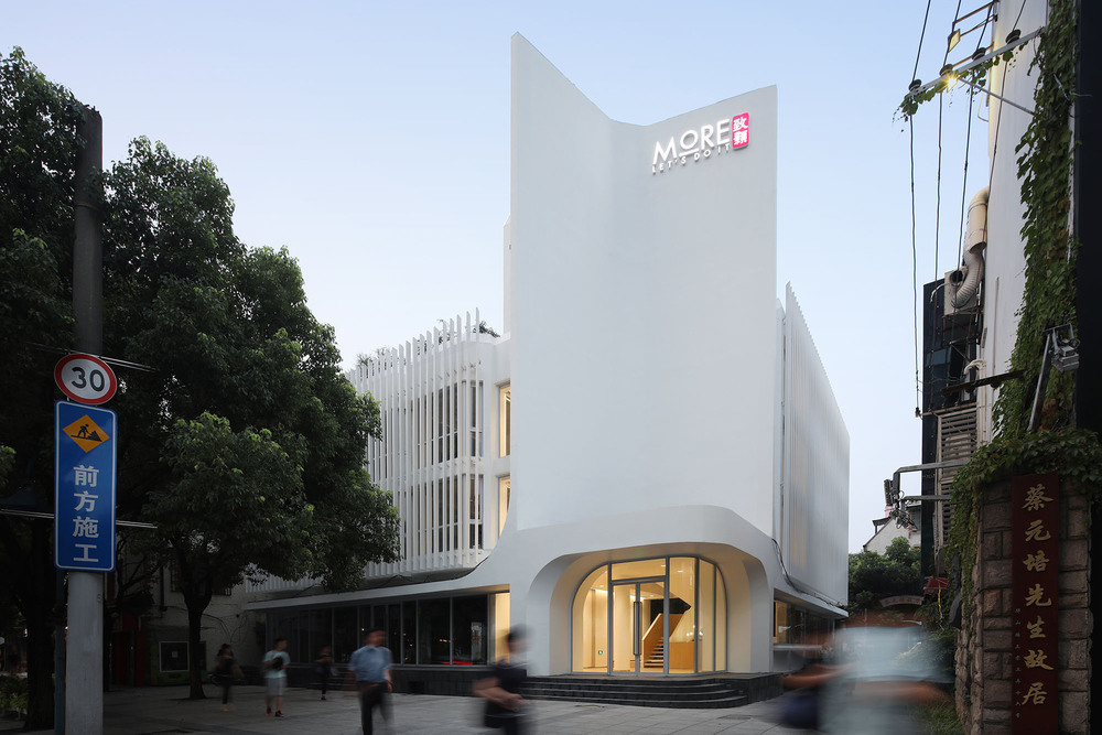 exterior 2.jpg