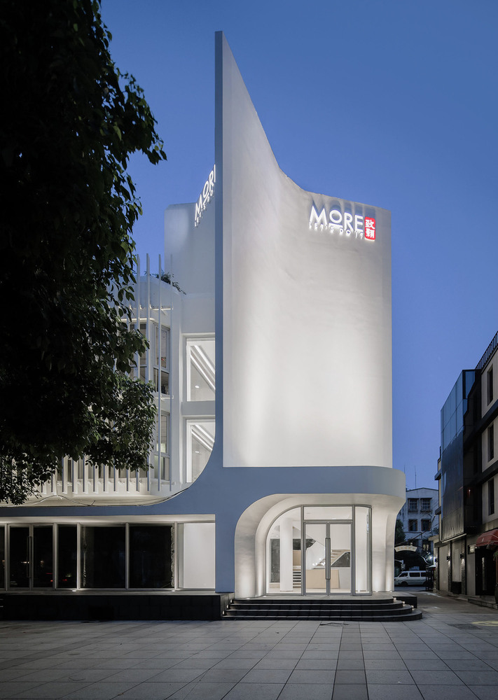 exterior 4.jpg