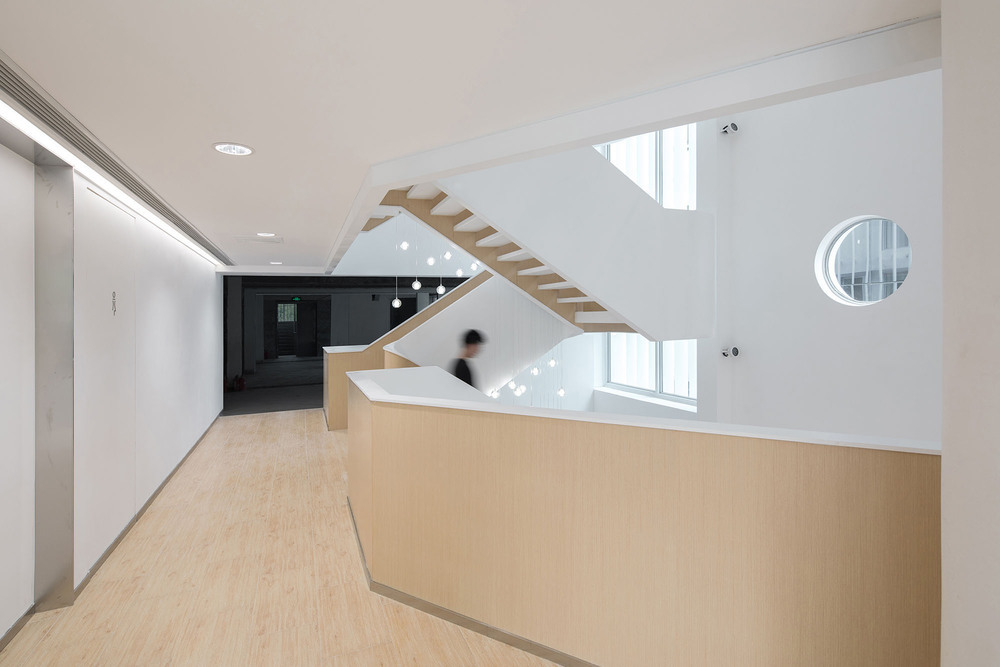 interior 6-e.jpg