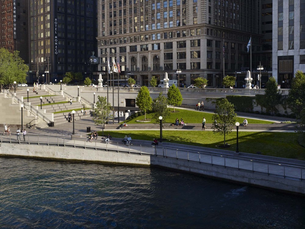 ChicagoRiverwalk_KateJoyce_04.jpg