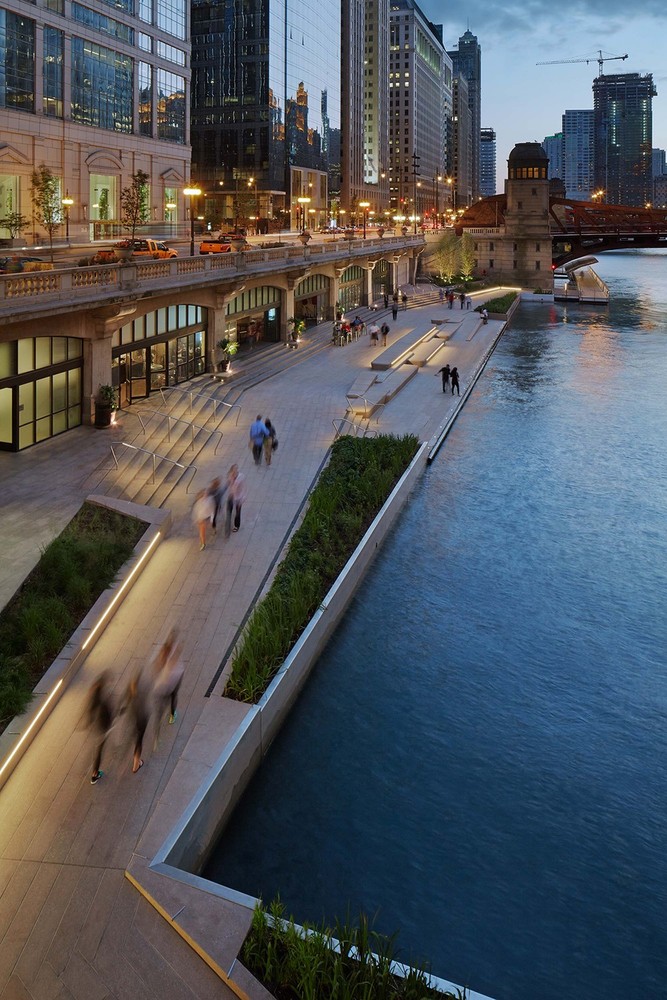 ChicagoRiverwalk_KateJoyce_09.jpg
