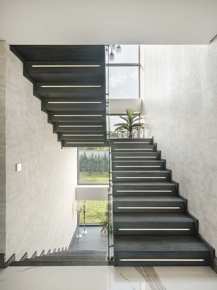 b evi (21).jpg