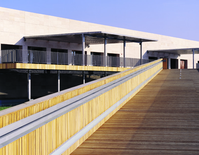 entrance ramp to display area.jpg