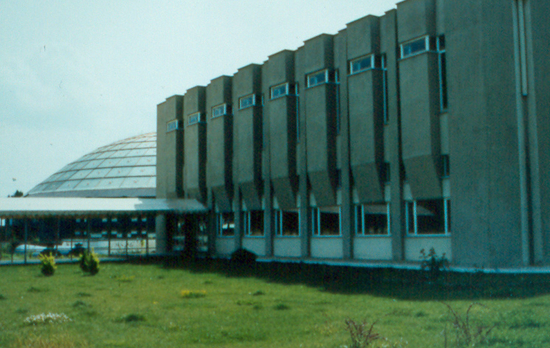 EGE ÜNİV. KÜTÜPHANESİ-2.jpg