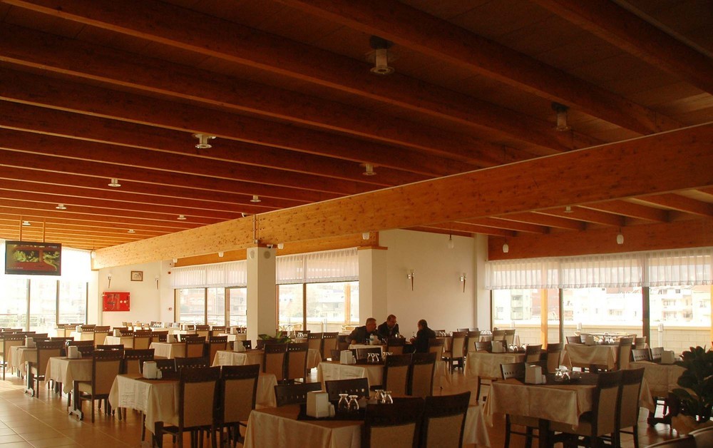 12. Ahşap kafeterya.JPG