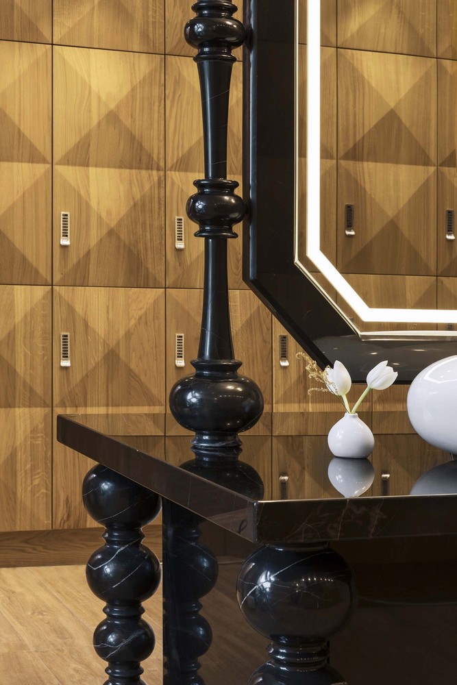 MW_MondrianDoha_changingroom_gym_03.jpg