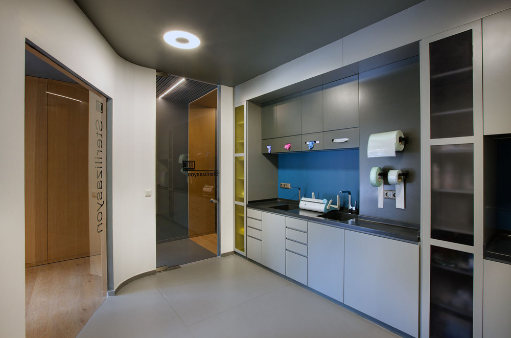 slasharchitects-bati-dental-policlinic-24-sterilization-room-functional-furniture-design.jpg
