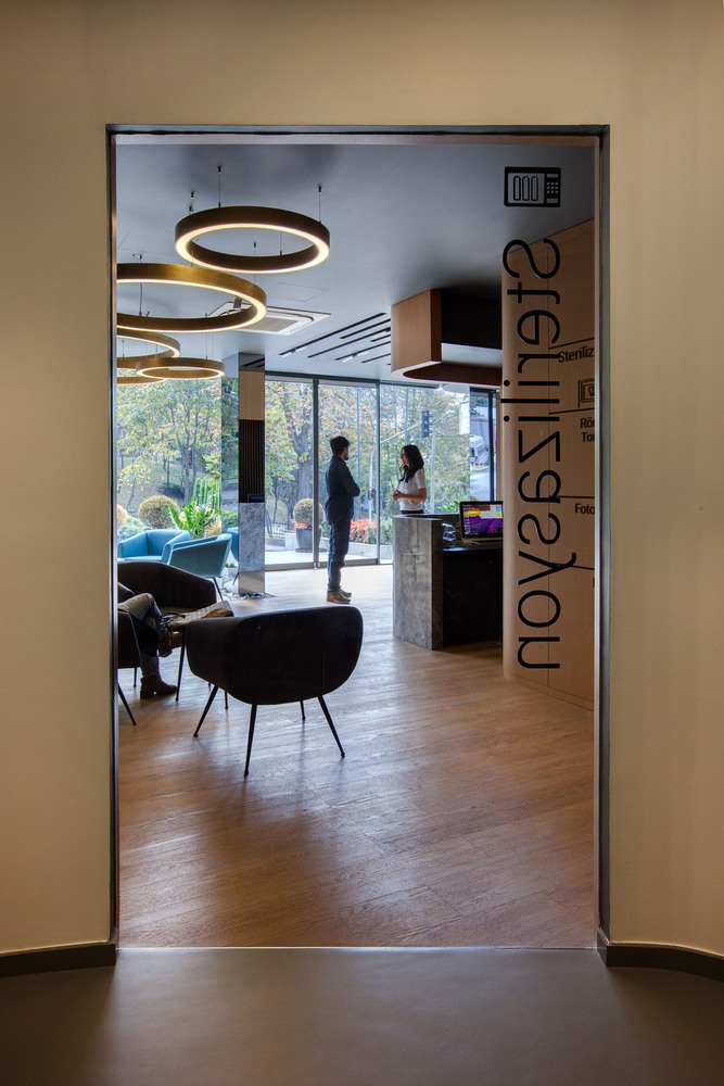 slasharchitects-bati-dental-policlinic-25-wood-interior.jpg