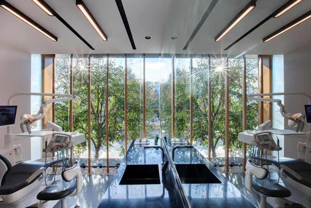 slasharchitects-bati-dental-policlinic-28-mirror-interior-design.jpg