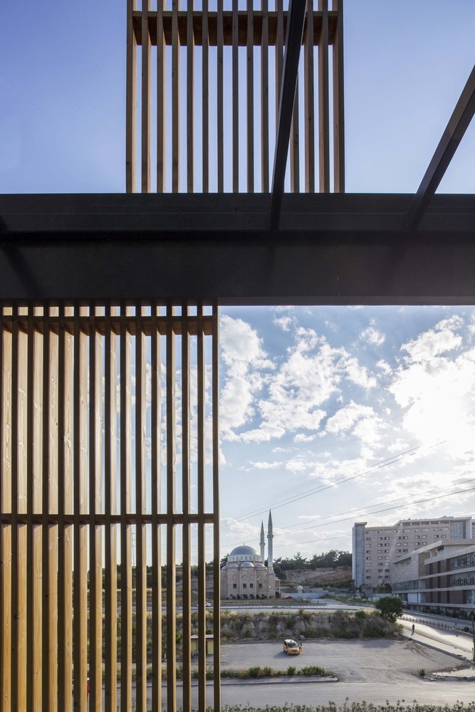 slasharchitects-perspective-offices-06-wood-panel-city-view.jpg