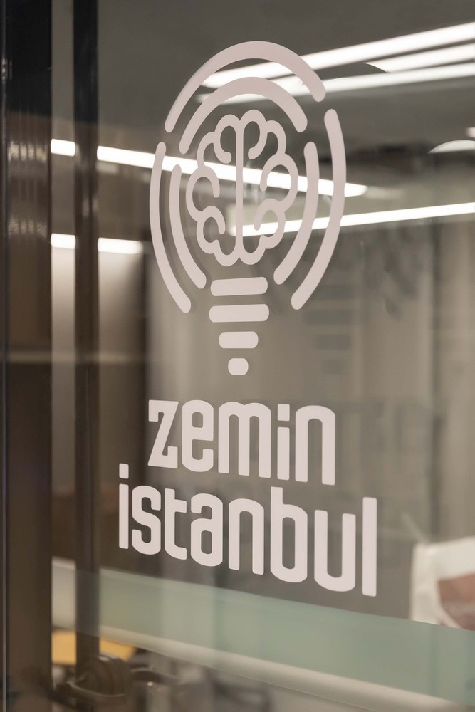 EmreDorter_ZeminIstanbul_RINO1663.jpg