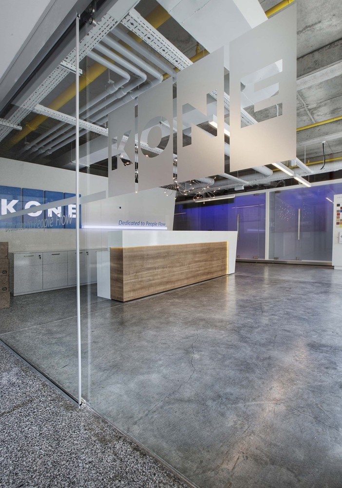 kne05_6746b.jpg