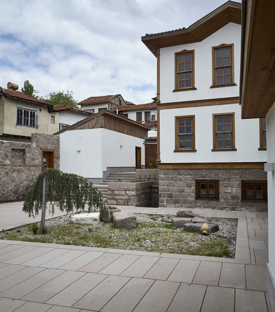 08 - Bahçeden görünüm.jpg