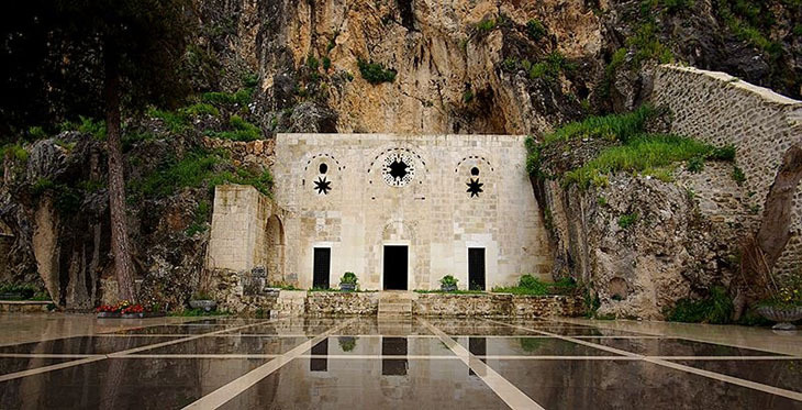St._Pierre_Kilisesi.jpg