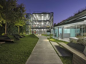 03.jpg