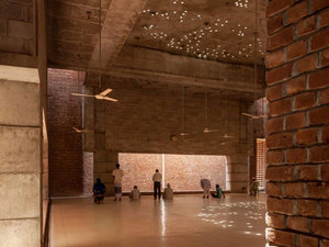 bait_ur_rouf_mosque.jpg