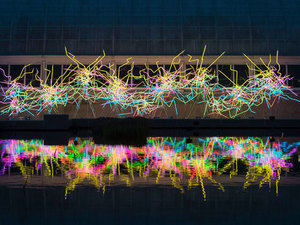 modern-art-chihuly-glass-sculptures-300417-738-04.jpg
