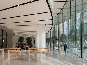 apple dubai mall 9.jpg