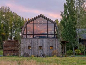 the-barn-carney-logan-architects_dezeen_2364_hero-1024x576.jpg