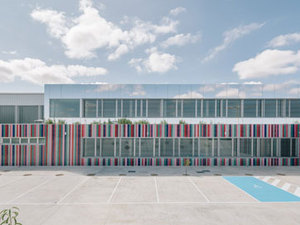 almost-invisible-school-by-ablm_dezeen_2364_col_2.jpg