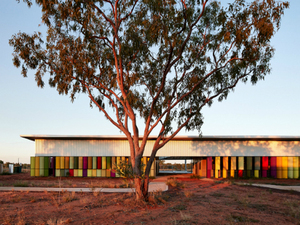 use_of_colour_iredale_pedersen_hook_architects_fitzroy_crossing_renal_hostel_large730.jpg
