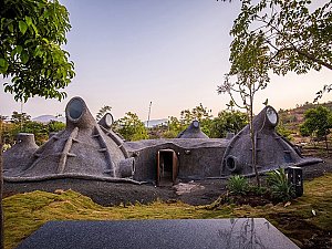 retro futuristic gumpa house