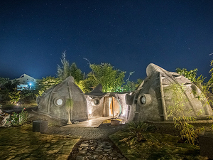retro-futuristic gumpha house 6.jpg