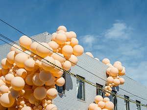 geronimo-balloon-diminishing-elation-designboom-03.jpg