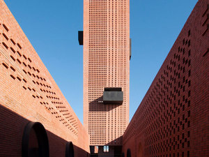 Interval-architects_tower-of-bricks_4.jpg