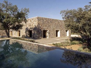 casa_de_piedra_exterior_01.jpg