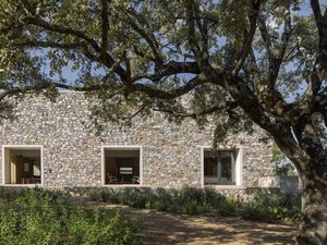 casa_de_piedra_exterior_02.jpg