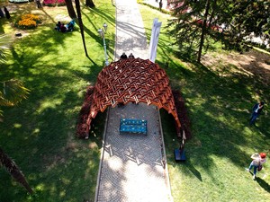 Geometrik Desenlerden Taşıyıcı Kaburgalara (Zehra Karakoç, Emir Alban)