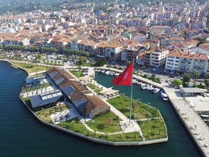 Karamürsel Belediyesi Balık Adası Sosyal Tesisleri Projesi (İbrahim Türkeri, Gönül Karademir)
