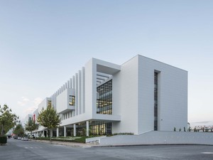 Mezitli Belediyesi Yeni Hizmet Binası (İkiartıbir Mimarlık)