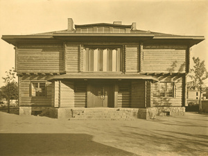 4- Gropius_Meyer_Haus_Sommerfeld.jpg