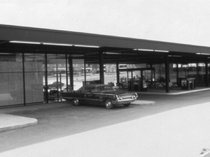 Mies_La Station_2.jpg
