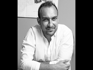 00--Alper-Derinboğaz-Portre.jpg