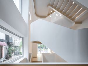 interior_stair.jpg