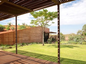 luigi rosselli architects   the great wall of WA   12.jpg