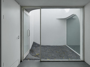 courtyard1.jpg