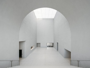 10 MCBA-EBV_Simon Menges_02_HiRes.jpg