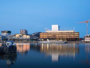 AAKingKong-Dock_G6_photo_Arthur_Pequin_1-vue_bassins_à_flot.jpg
