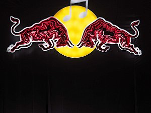 15- RED BULL LOGO @didemkendik (2)