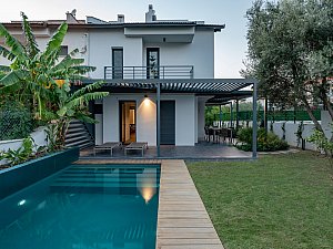 Stoa Evi