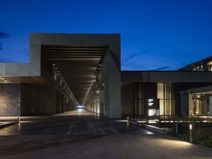 02 Avci Architects_Kintele_Congress_Restaurant Side_Entrance.jpg