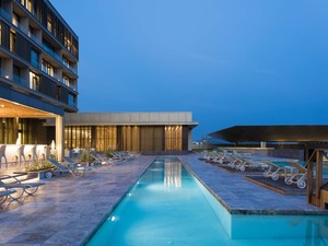 21 Avci Architects_Kintele_Hotel_Pool.jpg