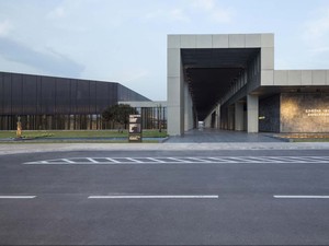 23 Avci Architects_Kintele_Congress_Hall_side.jpg